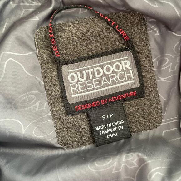 Outdoor research waterproof winter jacket - Picture 4 of 5